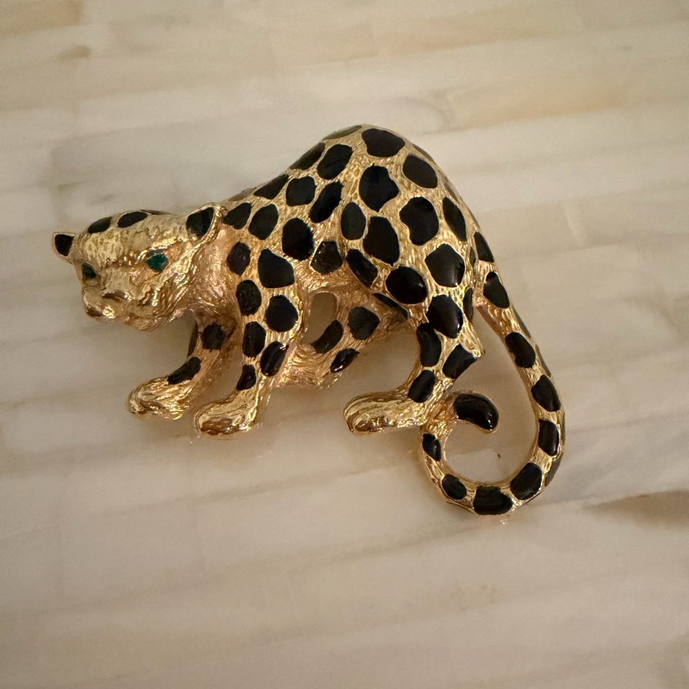 Vintage Gold Tone Jaguar Brooch - Picture 3 of 6